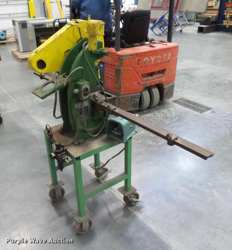 image for item DA0821 Benchmaster 452 punch