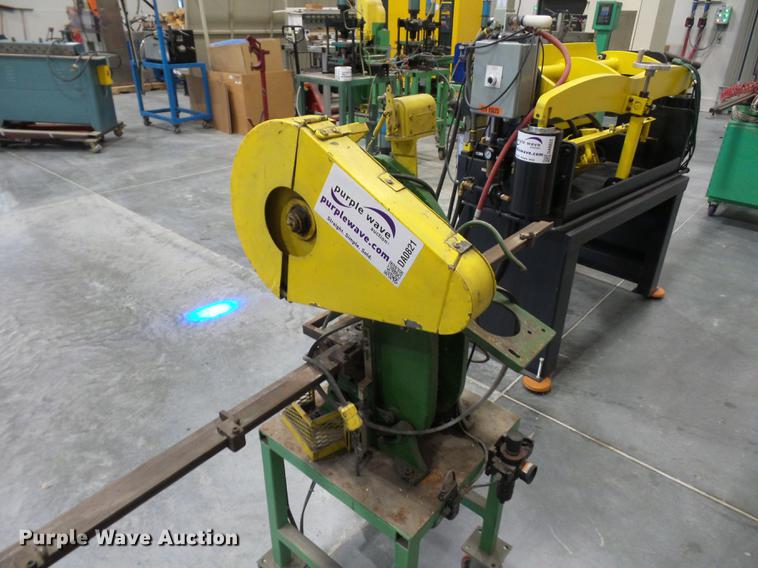 image for item DA0821 Benchmaster 452 punch