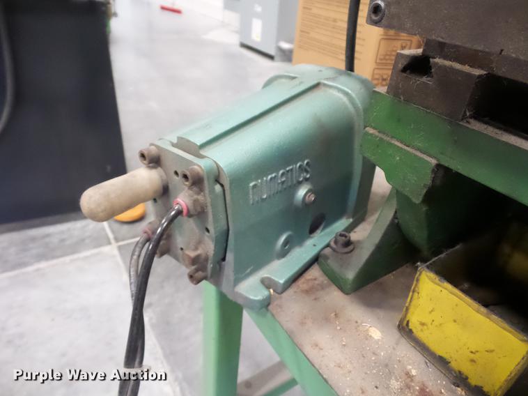 image for item DA0821 Benchmaster 452 punch