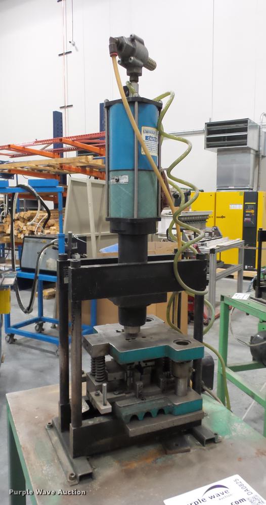 image for item DA0825 Multi-Cage air over hydraulic press