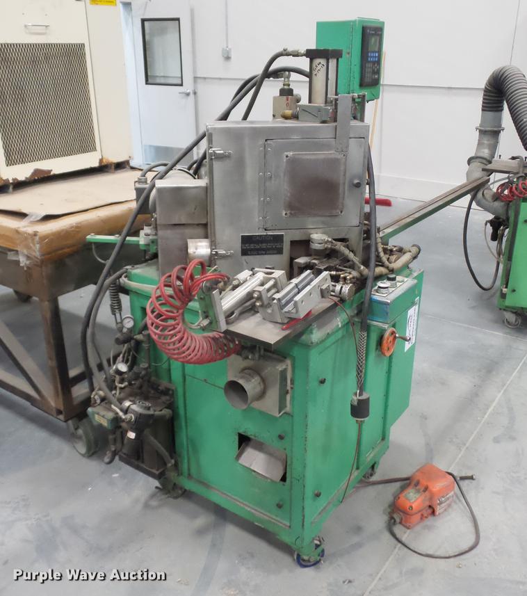 image for item DA0827 Double miter saw