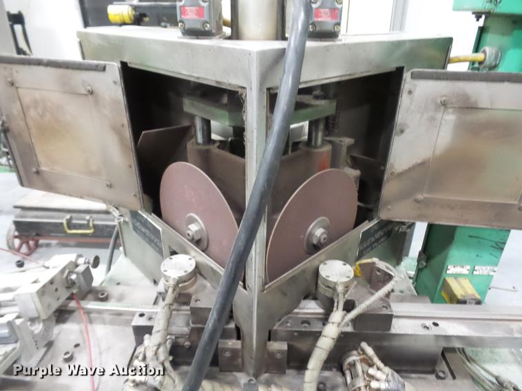 image for item DA0827 Double miter saw