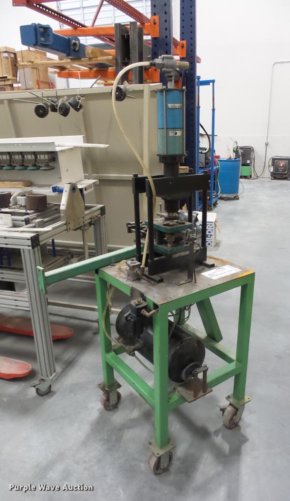 image for item DA0830 Multi-Cage air over hydraulic press