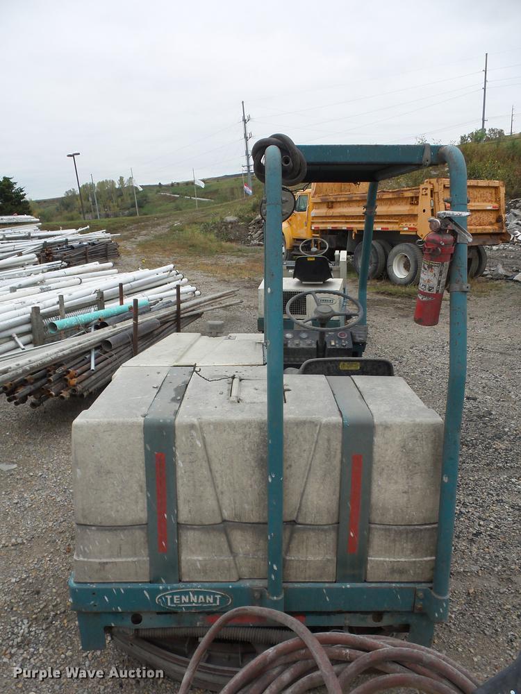 image for item DA0836 Tennent 530E floor scrubber