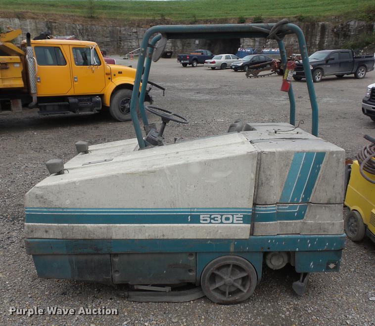 image for item DA0836 Tennent 530E floor scrubber