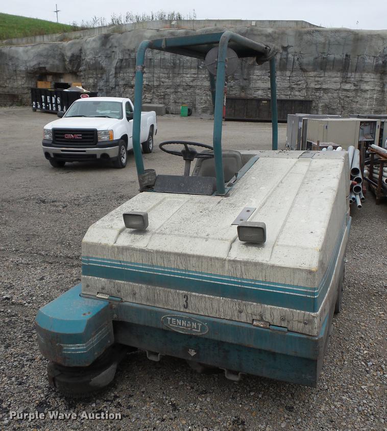 image for item DA0836 Tennent 530E floor scrubber