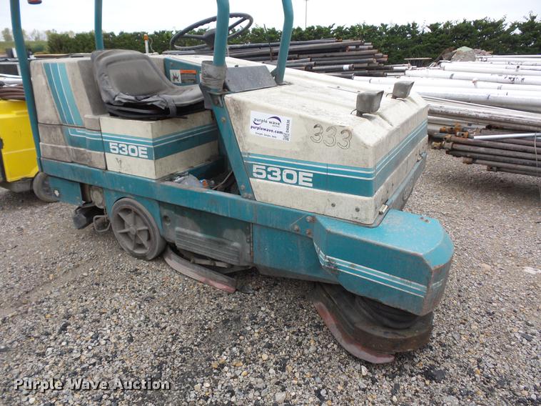 image for item DA0836 Tennent 530E floor scrubber