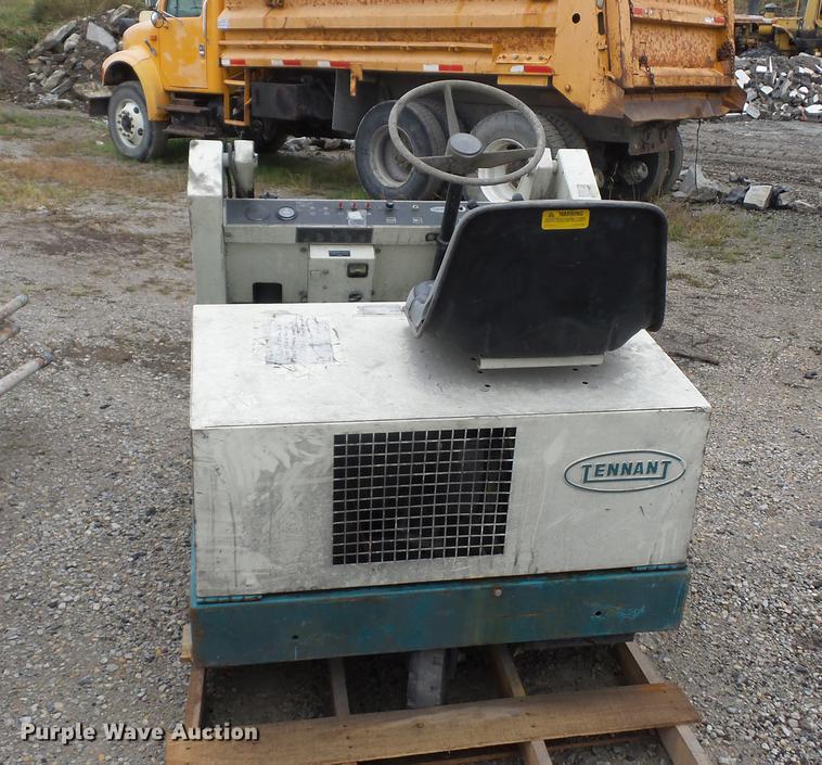 image for item DA0837 Tennant 215E sweeper