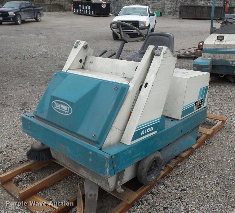 image for item DA0837 Tennant 215E sweeper