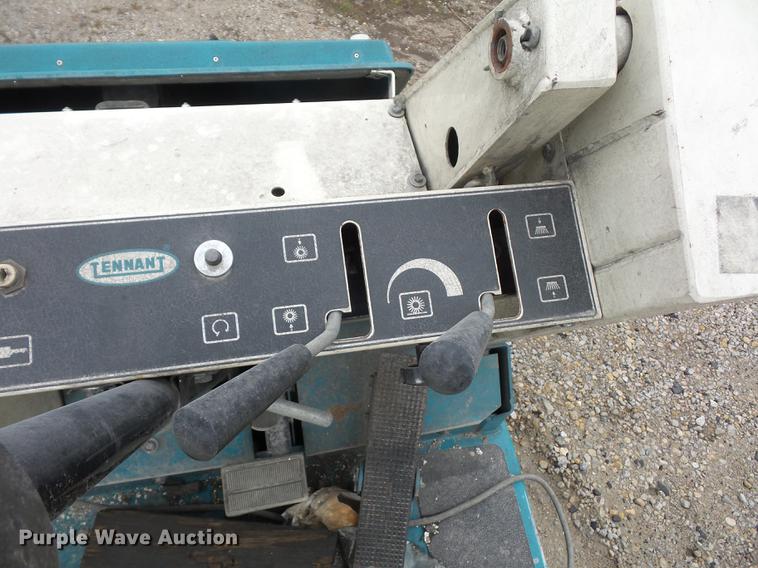 image for item DA0837 Tennant 215E sweeper