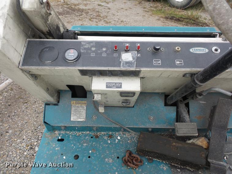 image for item DA0837 Tennant 215E sweeper