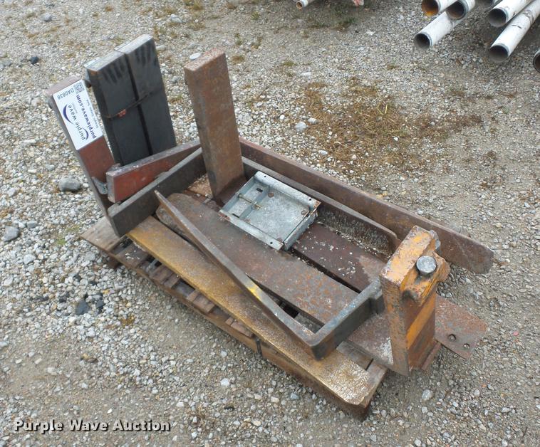 image for item DA0838 (8) pallet forks