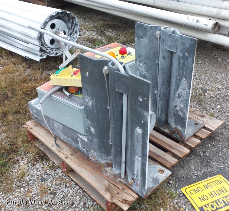 image for item DA0843 (2) Pioneer loading dock impact guards