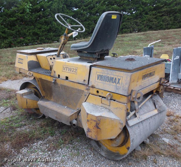 image for item DA0844 Case VTW22 Vibromax double drum roller