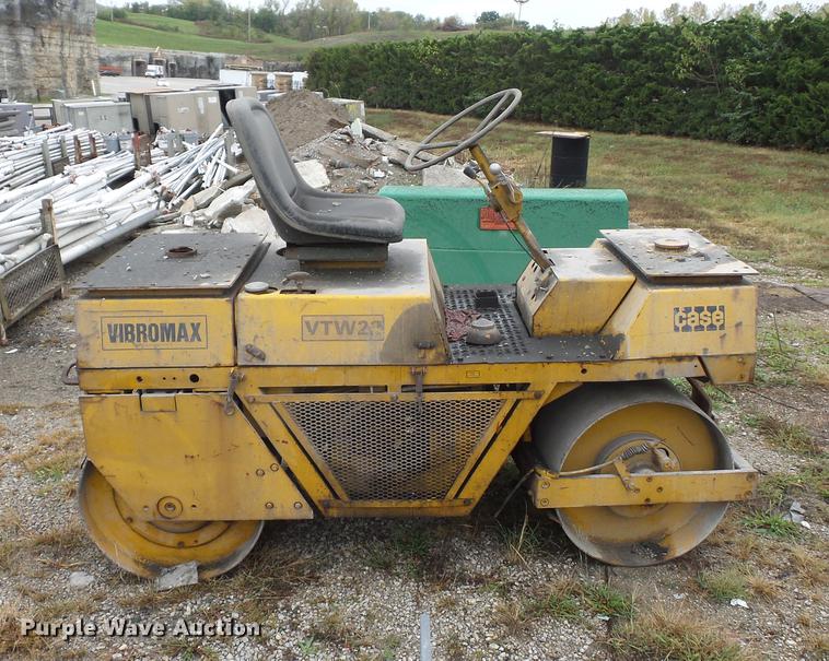 image for item DA0844 Case VTW22 Vibromax double drum roller