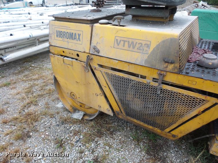 image for item DA0844 Case VTW22 Vibromax double drum roller