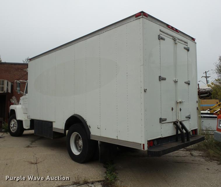 image for item DA0863 1990 Ford LN8000 refrigerated van truck