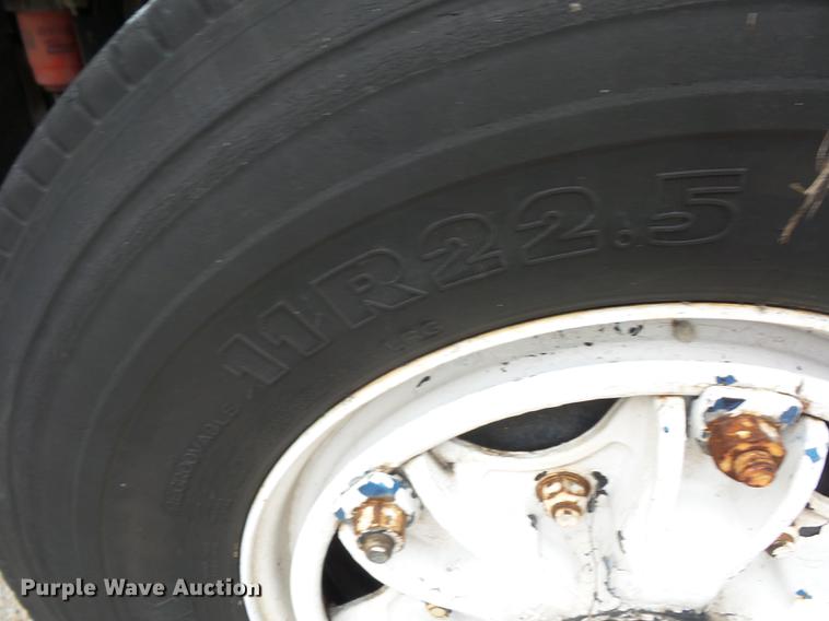 image for item DA0863 1990 Ford LN8000 refrigerated van truck