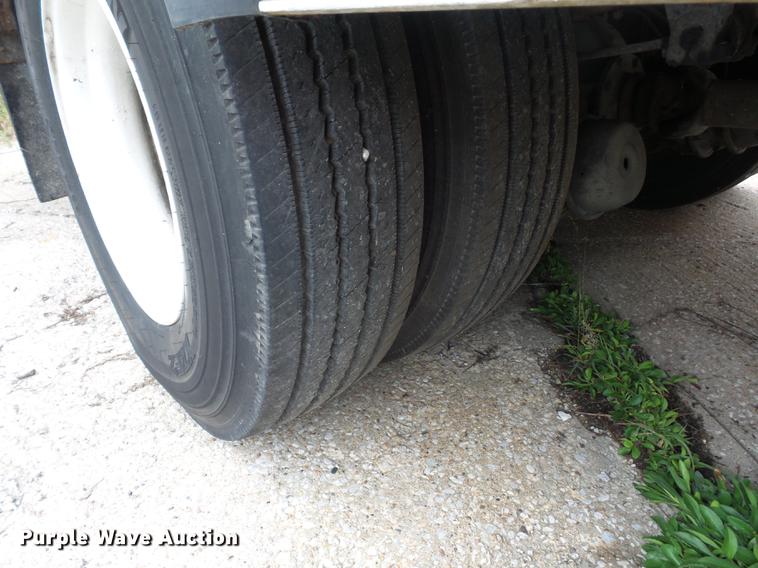 image for item DA0863 1990 Ford LN8000 refrigerated van truck