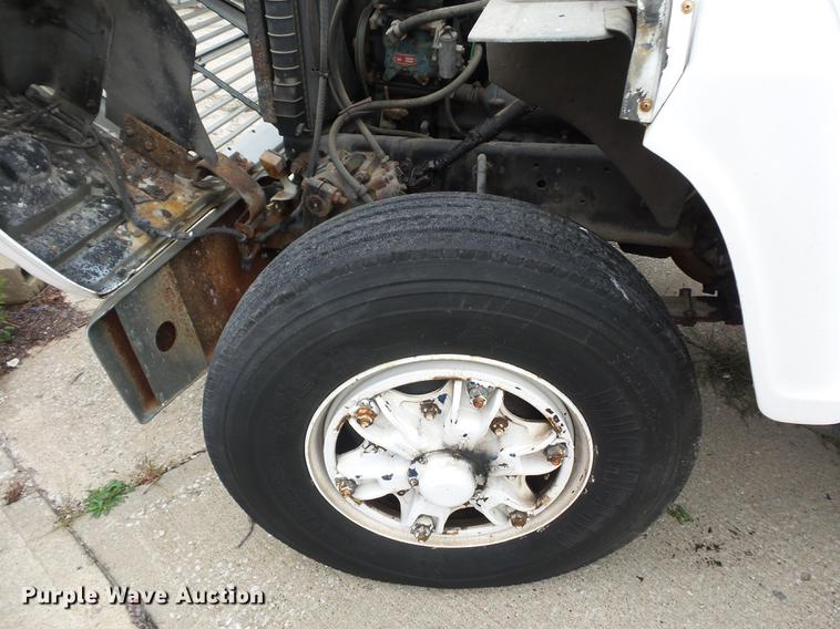 image for item DA0863 1990 Ford LN8000 refrigerated van truck