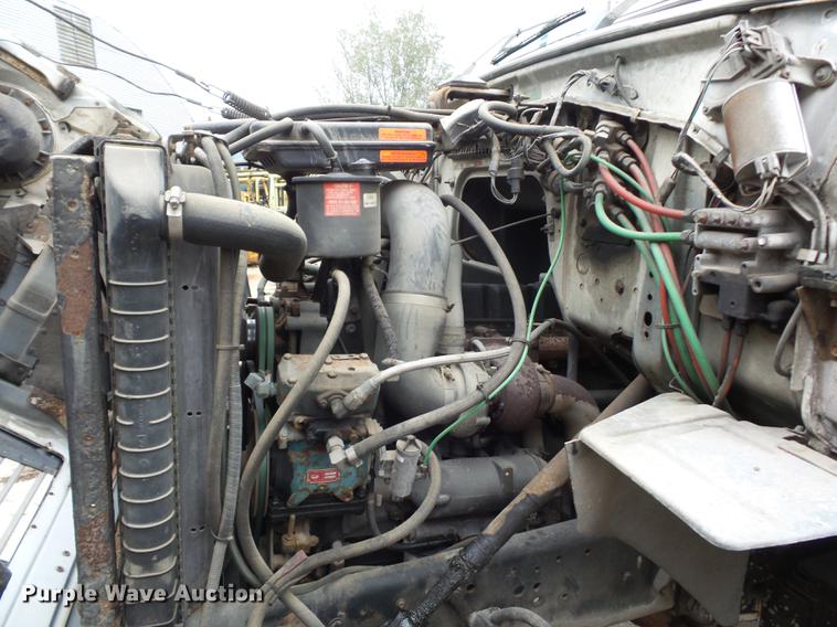 image for item DA0863 1990 Ford LN8000 refrigerated van truck