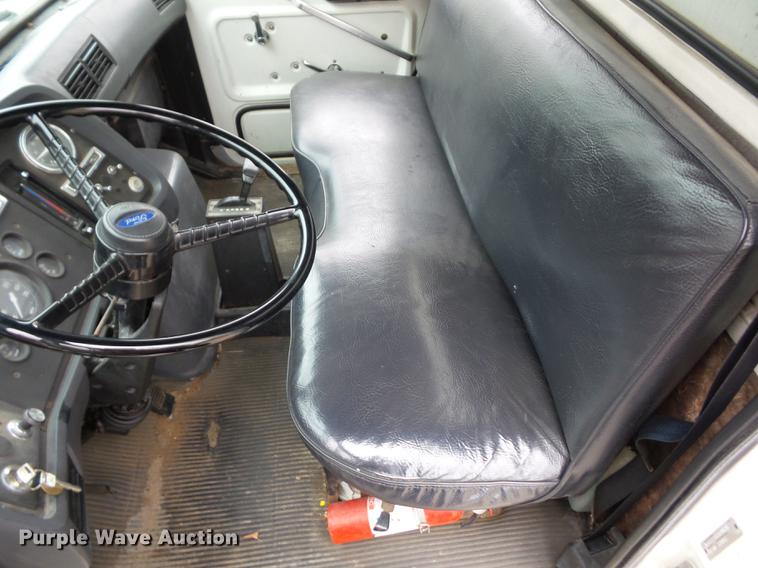 image for item DA0863 1990 Ford LN8000 refrigerated van truck