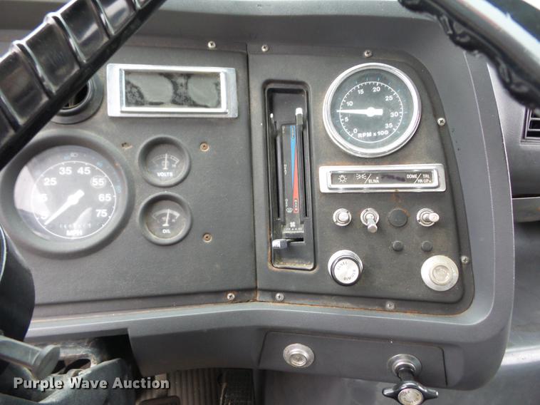 image for item DA0863 1990 Ford LN8000 refrigerated van truck