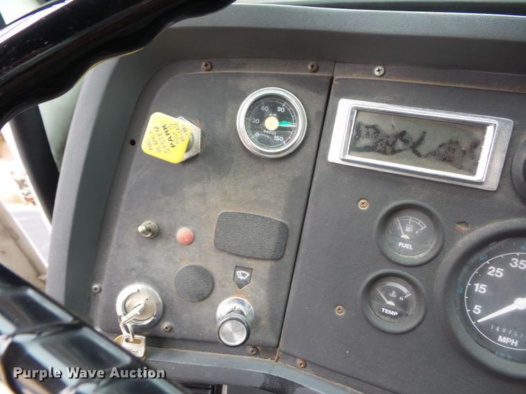 image for item DA0863 1990 Ford LN8000 refrigerated van truck