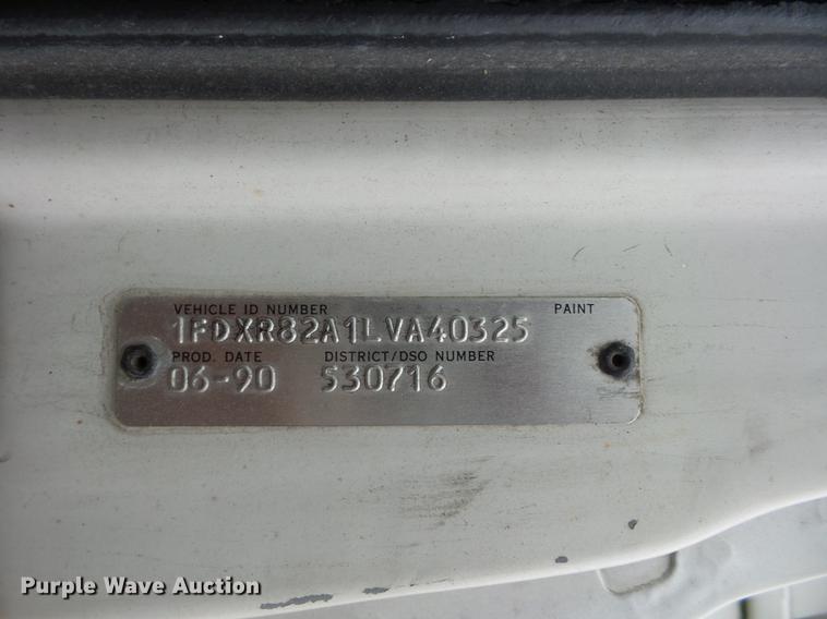 image for item DA0863 1990 Ford LN8000 refrigerated van truck