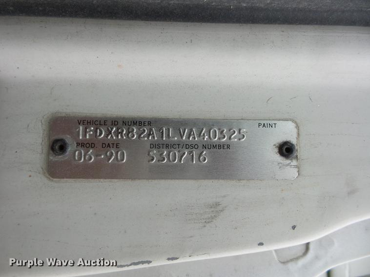 image for item DA0863 1990 Ford LN8000 refrigerated van truck