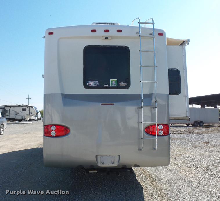 image for item DA0868 2006 Chevrolet C5500 Chateau RV