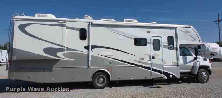 image for item DA0868 2006 Chevrolet C5500 Chateau RV