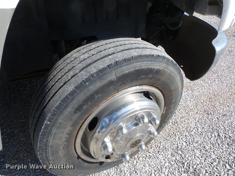 image for item DA0868 2006 Chevrolet C5500 Chateau RV