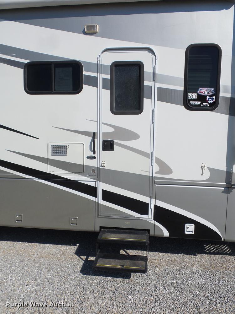 image for item DA0868 2006 Chevrolet C5500 Chateau RV