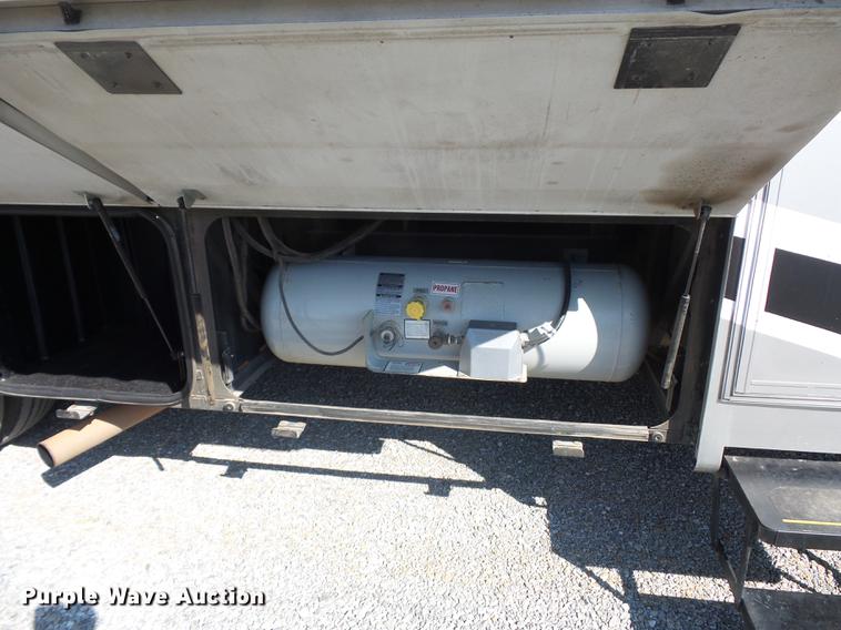 image for item DA0868 2006 Chevrolet C5500 Chateau RV