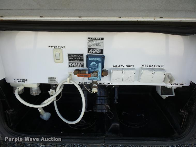 image for item DA0868 2006 Chevrolet C5500 Chateau RV