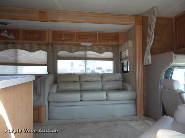 image for item DA0868 2006 Chevrolet C5500 Chateau RV