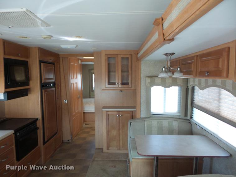 image for item DA0868 2006 Chevrolet C5500 Chateau RV