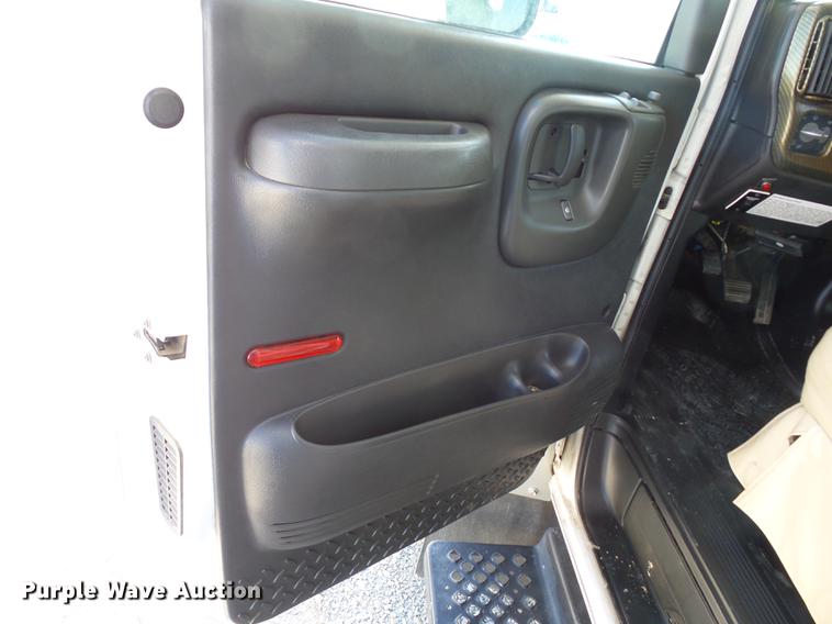 image for item DA0868 2006 Chevrolet C5500 Chateau RV