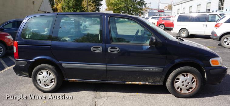 image for item DA1318 2002 Chevrolet Venture van