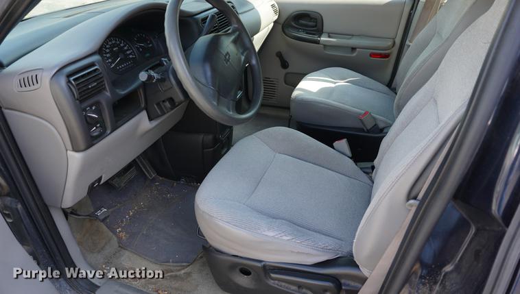 image for item DA1318 2002 Chevrolet Venture van