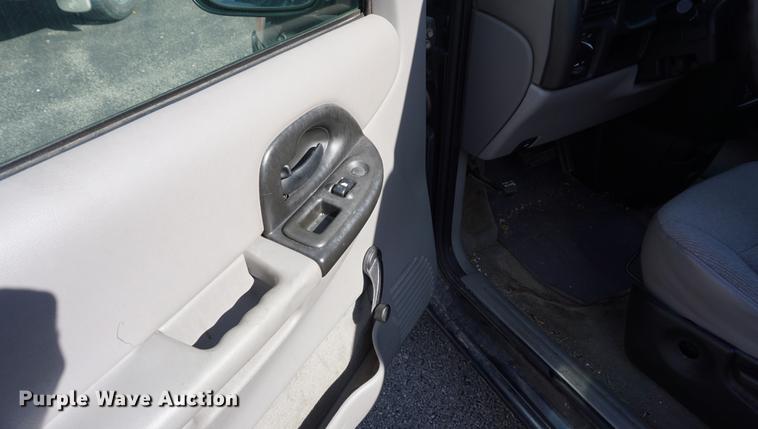 image for item DA1318 2002 Chevrolet Venture van