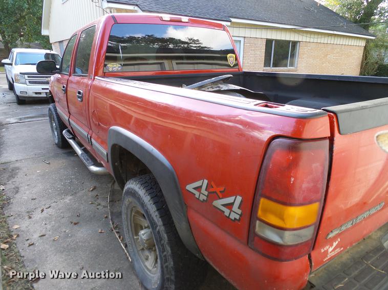 image for item DA6959 2001 Chevrolet Silverado 2500HD Crew Cab pickup truck