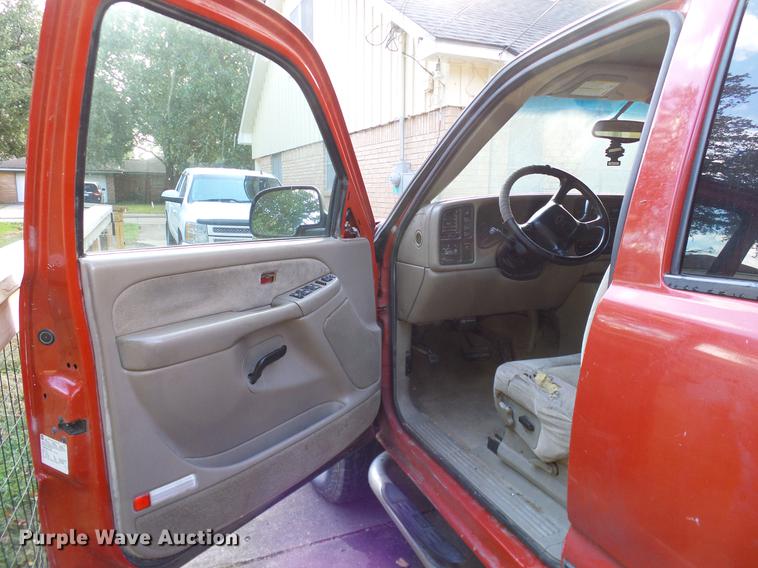 image for item DA6959 2001 Chevrolet Silverado 2500HD Crew Cab pickup truck