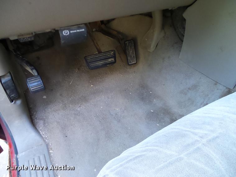 image for item DA6959 2001 Chevrolet Silverado 2500HD Crew Cab pickup truck