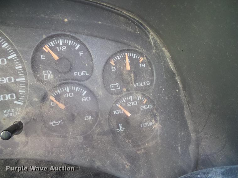 image for item DA6959 2001 Chevrolet Silverado 2500HD Crew Cab pickup truck