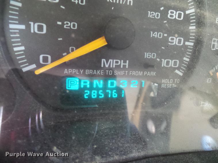 image for item DA6959 2001 Chevrolet Silverado 2500HD Crew Cab pickup truck