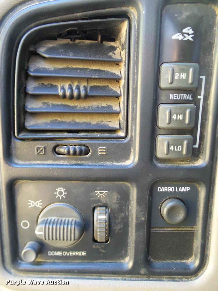 image for item DA6959 2001 Chevrolet Silverado 2500HD Crew Cab pickup truck