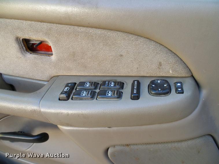 image for item DA6959 2001 Chevrolet Silverado 2500HD Crew Cab pickup truck