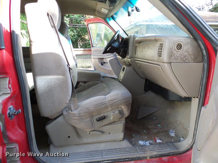 image for item DA6959 2001 Chevrolet Silverado 2500HD Crew Cab pickup truck